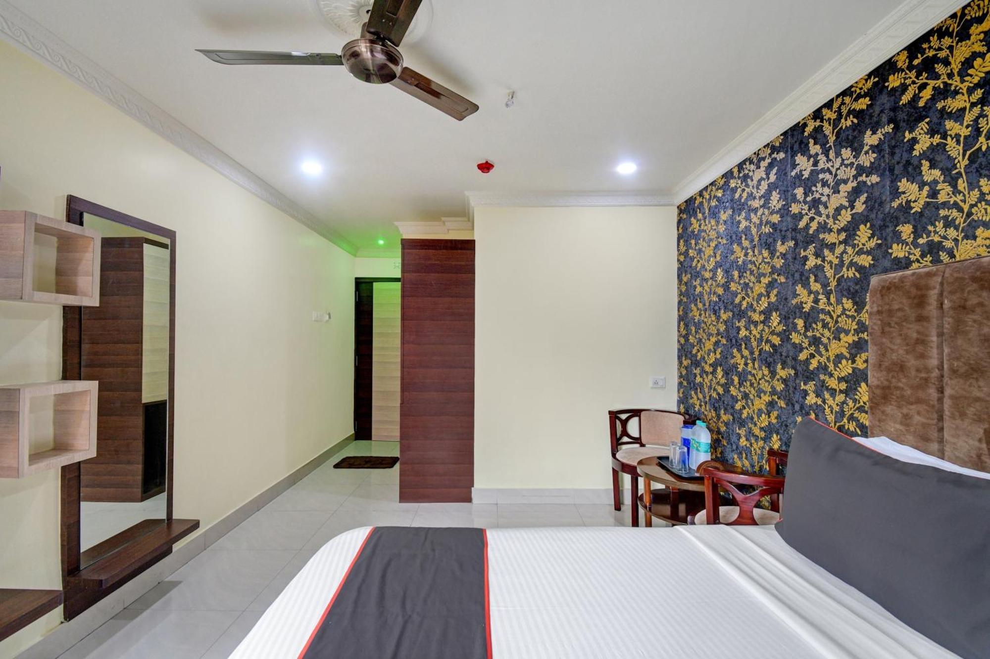 Hotel Collection O Roy And Roy Kolkata
