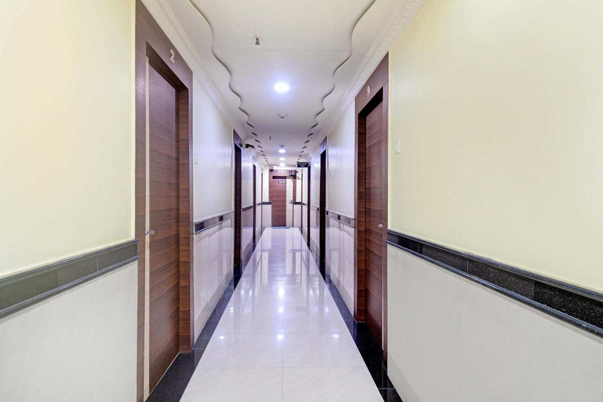 Hotel Collection O Roy And Roy Kolkata